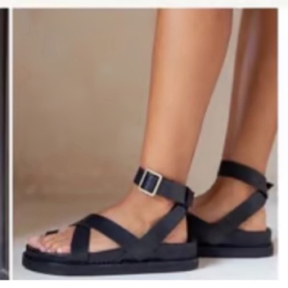 NWOT! LIBERTE BRONTE Genuine Leather Stylish Black Sandals. - Picture 2 of 12